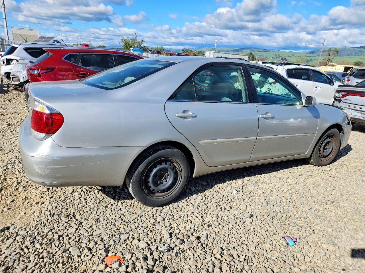 2005 TOYOTA CAMRY LE photo 3