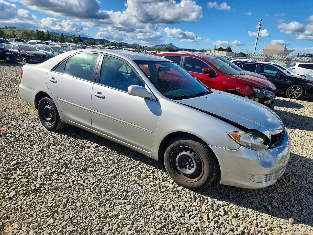 2005 TOYOTA CAMRY LE photo 4