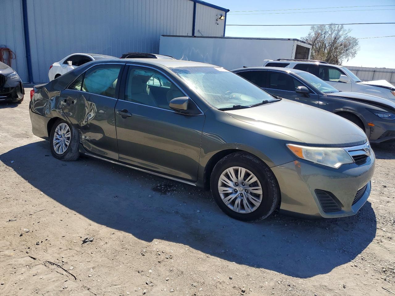 2013 TOYOTA CAMRY LE photo 7