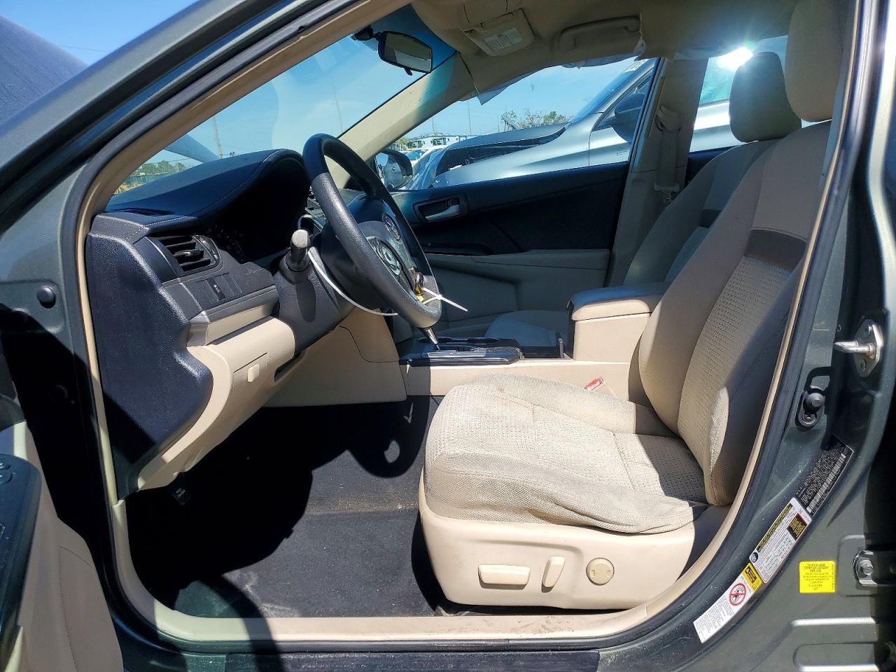 2013 TOYOTA CAMRY LE photo 13