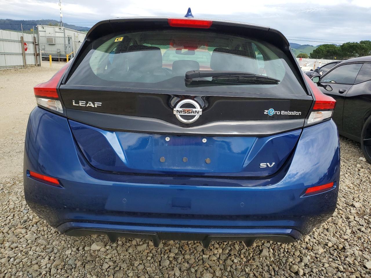 2021 NISSAN LEAF SV photo 6