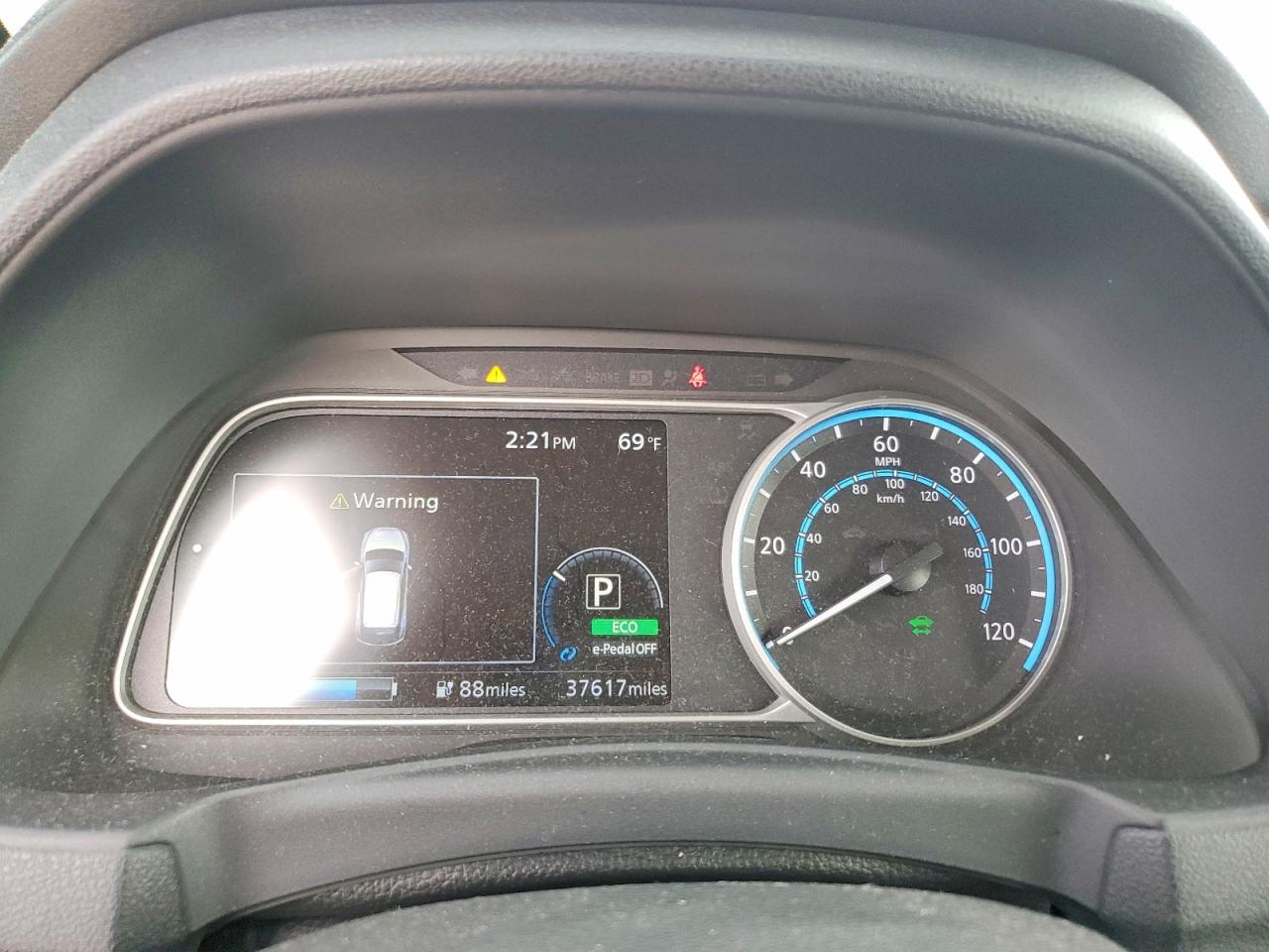 2021 NISSAN LEAF SV photo 9