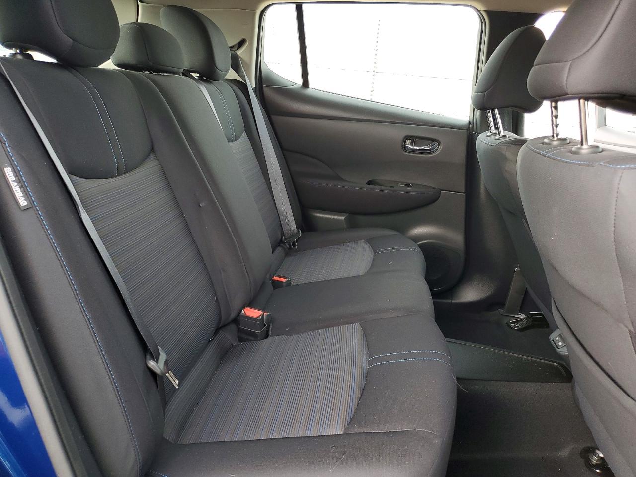 2021 NISSAN LEAF SV photo 10