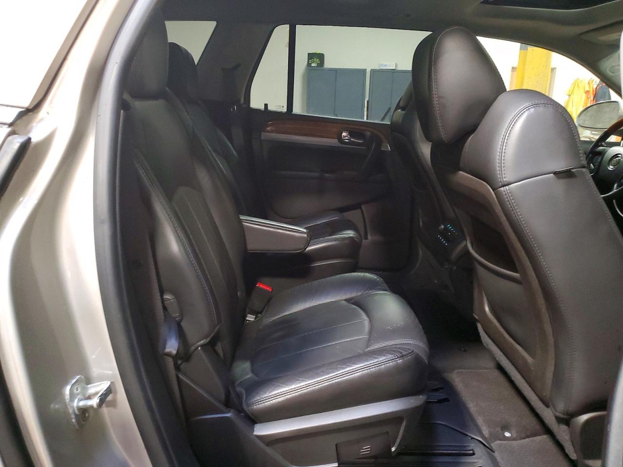 2011 BUICK ENCLAVE CXL photo 11