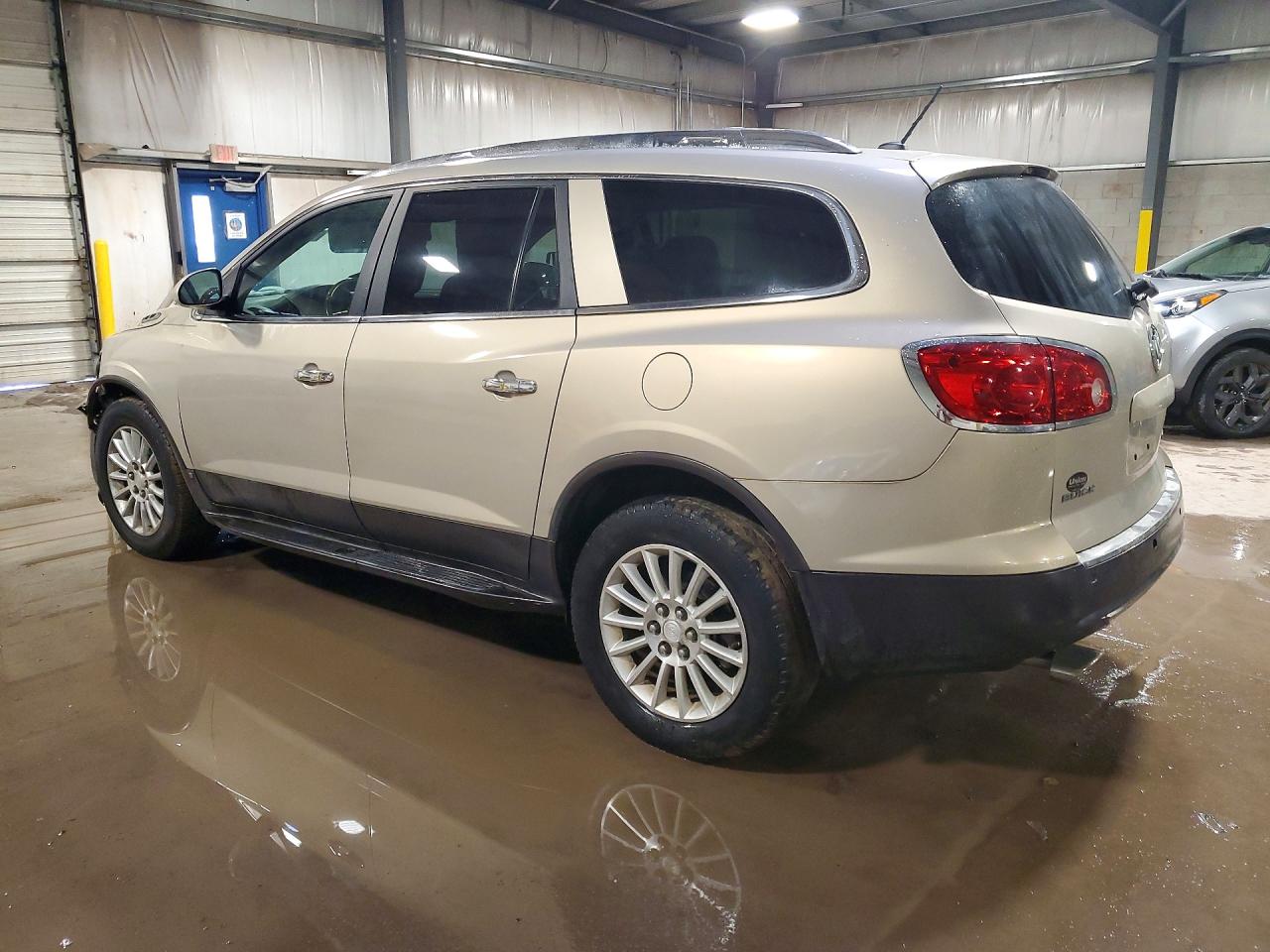 2011 BUICK ENCLAVE CXL photo 2