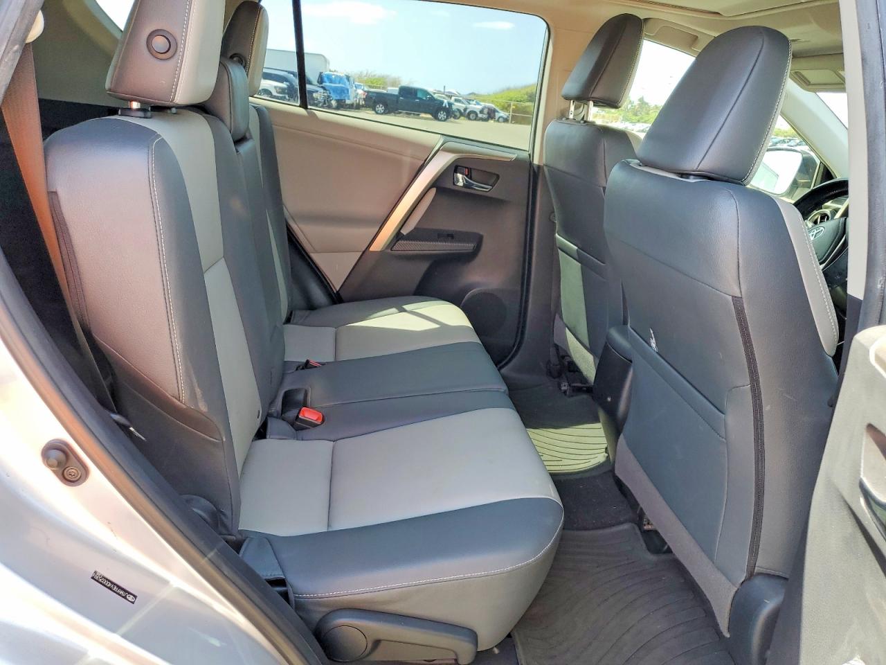 2013 TOYOTA RAV4 LIMITED photo 11