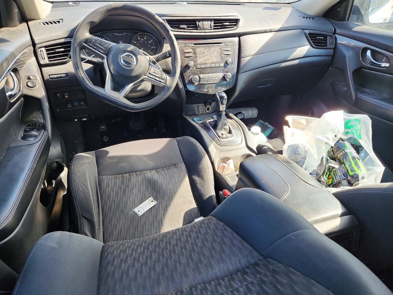2017 NISSAN ROGUE SV photo 15