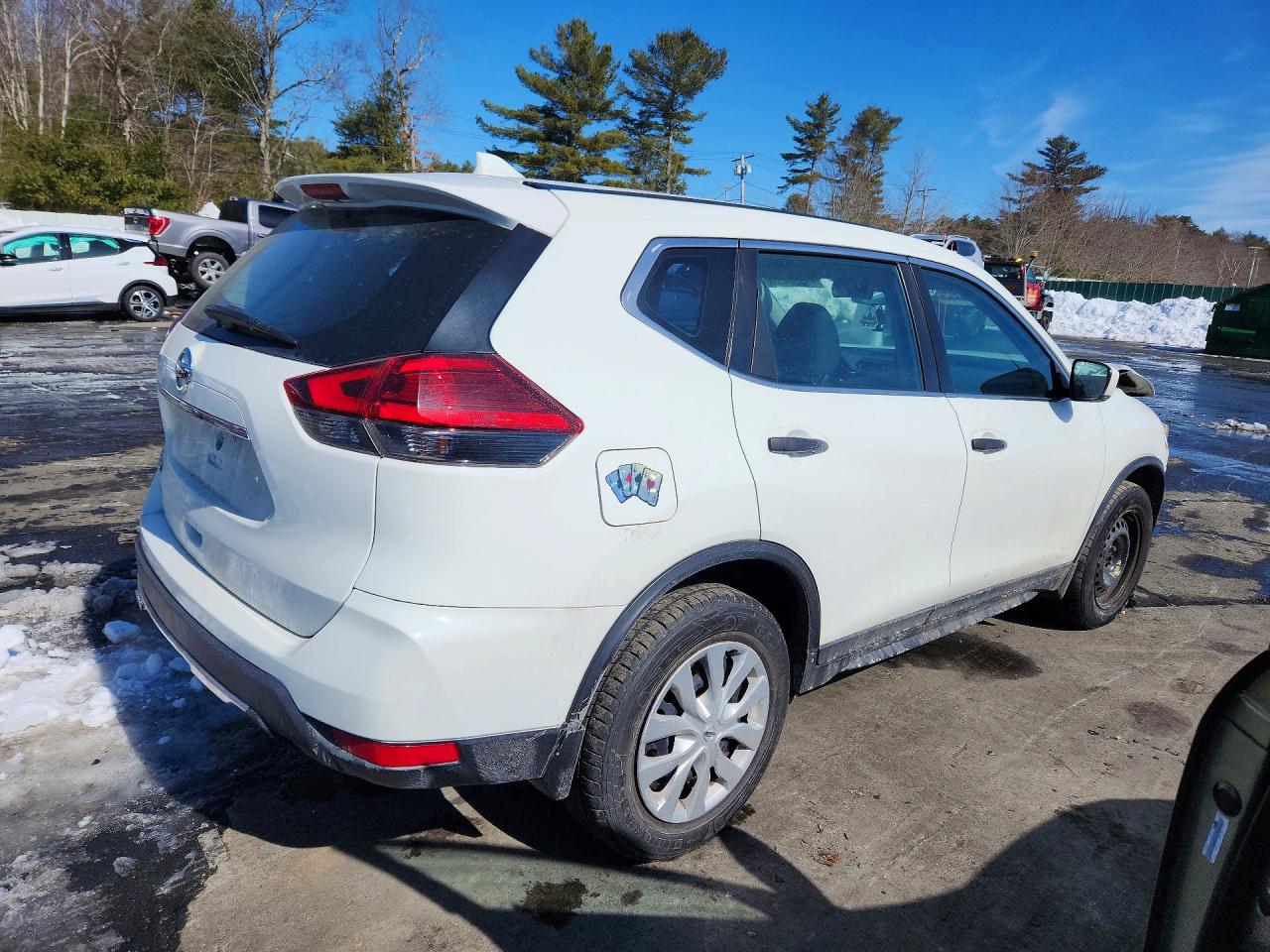 2017 NISSAN ROGUE SV photo 5