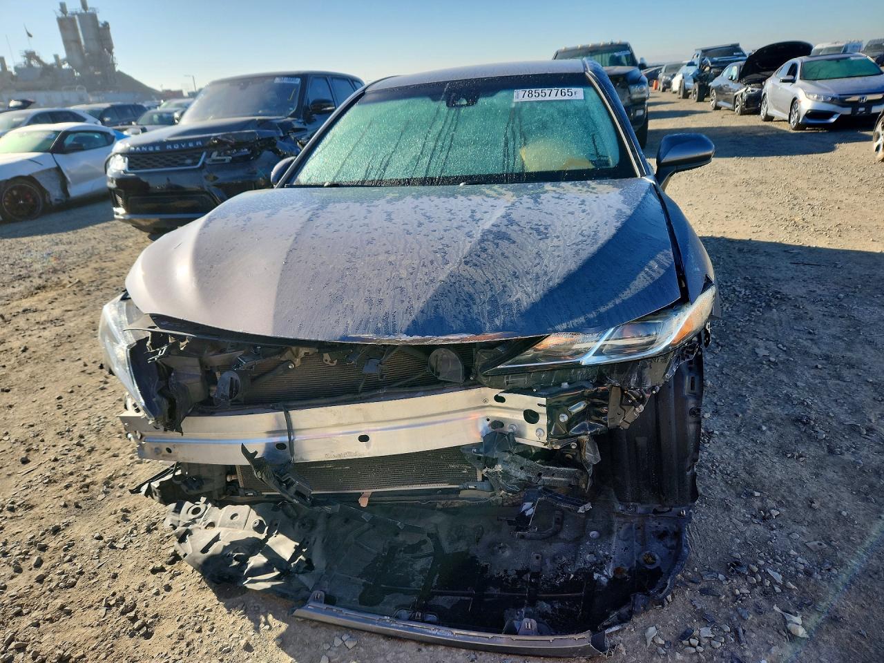 2019 TOYOTA CAMRY LE photo 5
