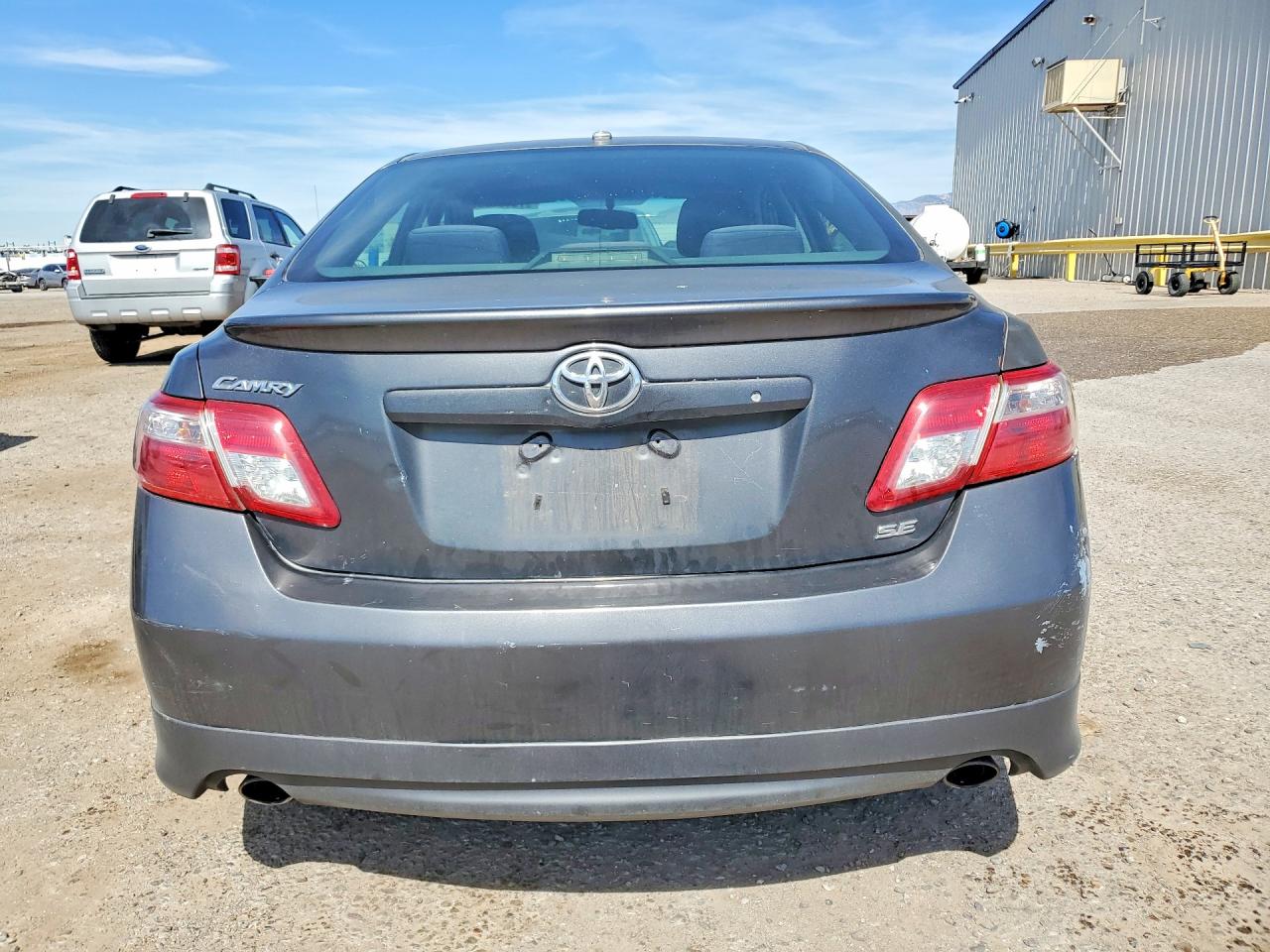 2010 TOYOTA CAMRY SE photo 6