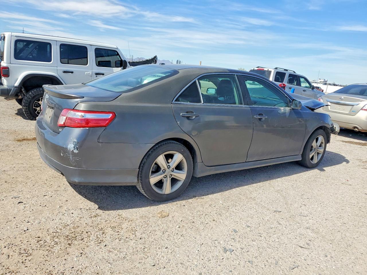 2010 TOYOTA CAMRY SE photo 3