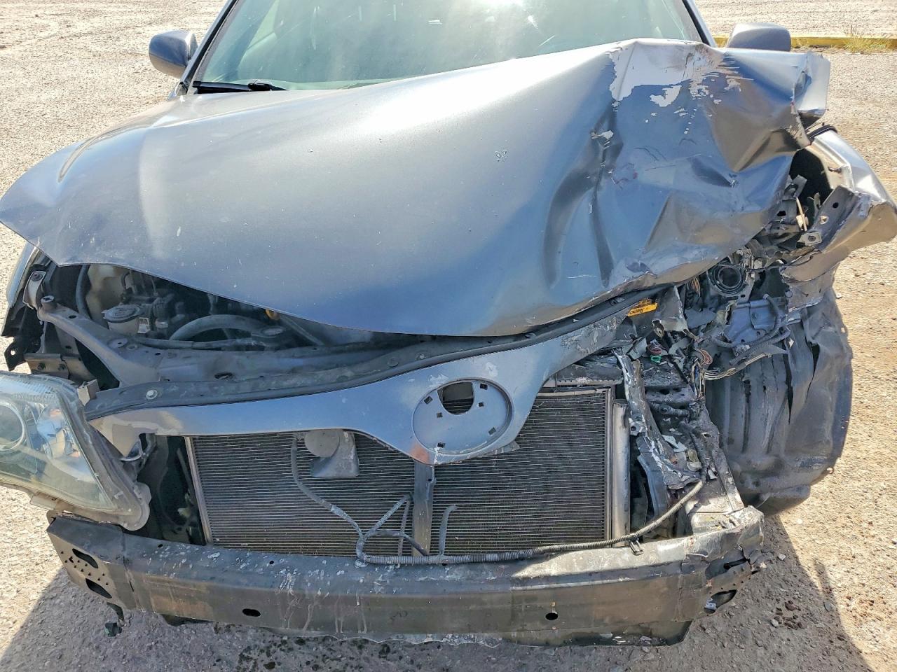 2010 TOYOTA CAMRY SE photo 11