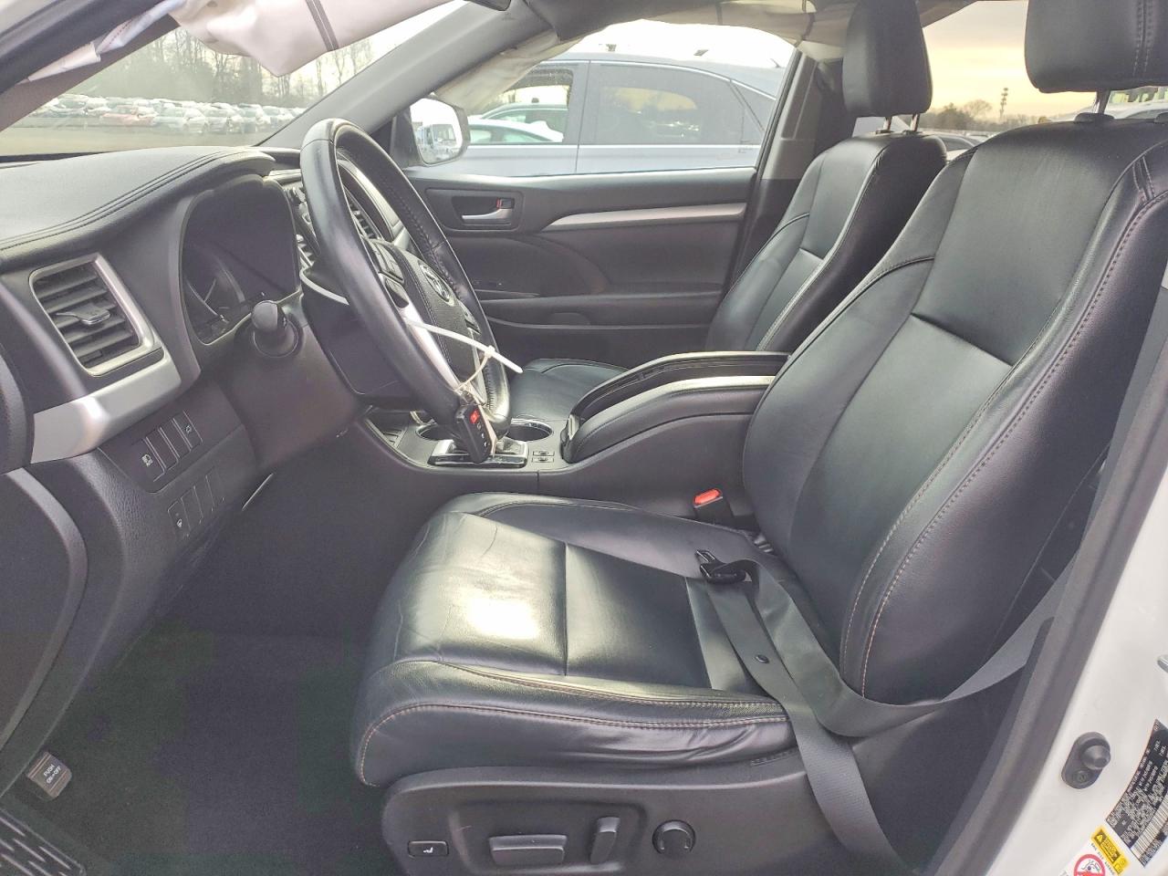 2017 TOYOTA HIGHLANDER HYBRID XLE photo 19