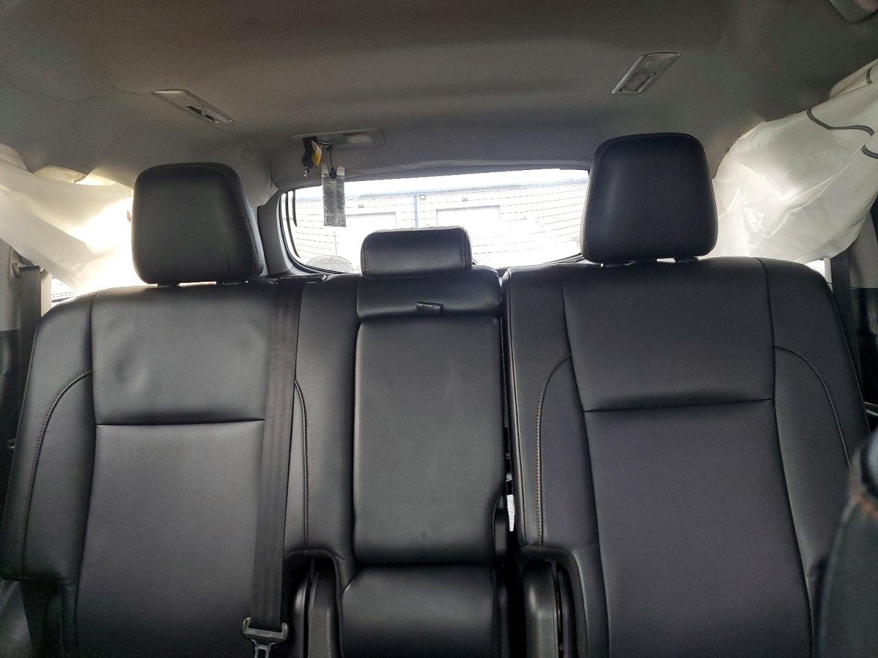 2017 TOYOTA HIGHLANDER HYBRID XLE photo 28