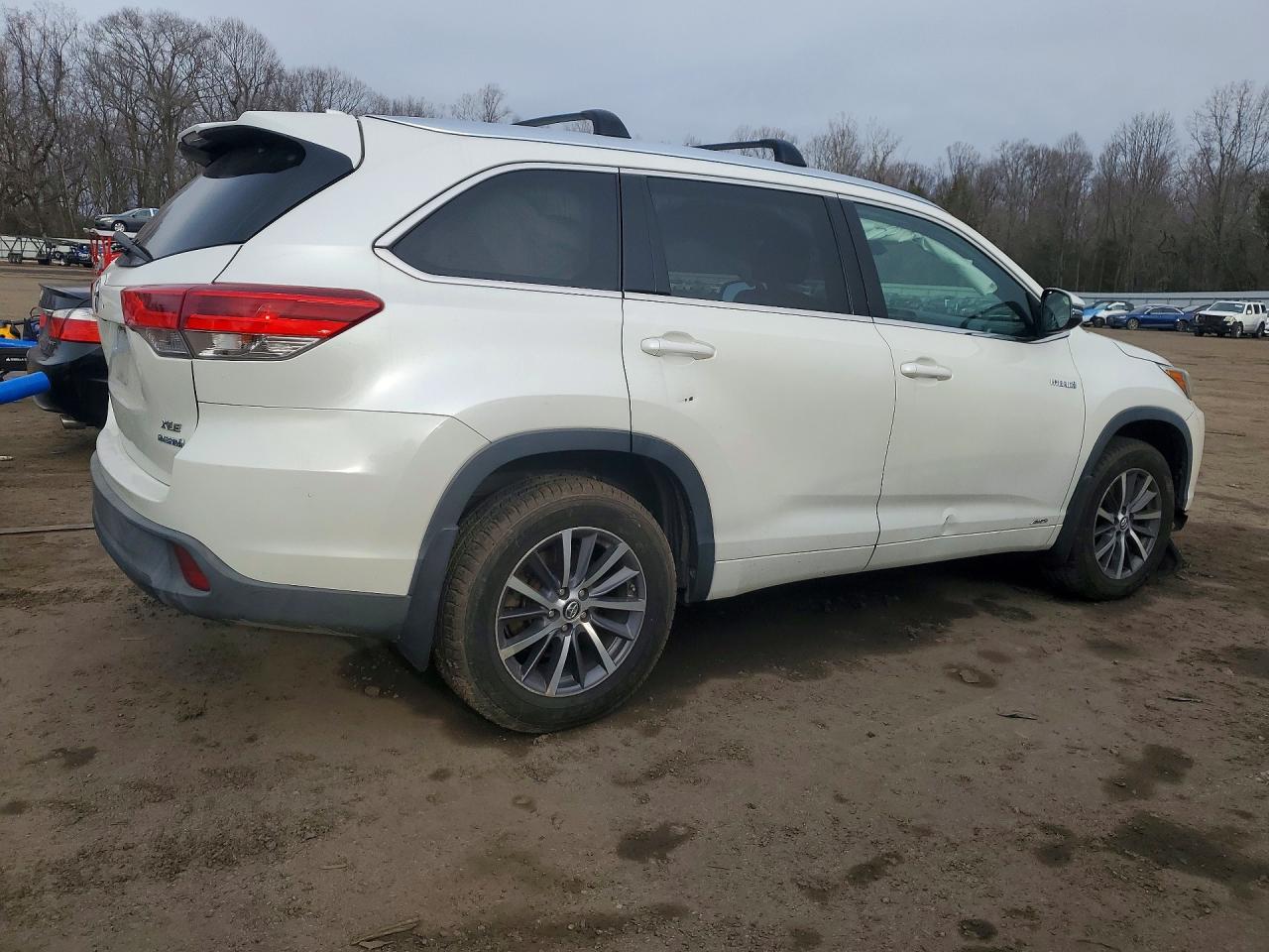 2017 TOYOTA HIGHLANDER HYBRID XLE photo 7