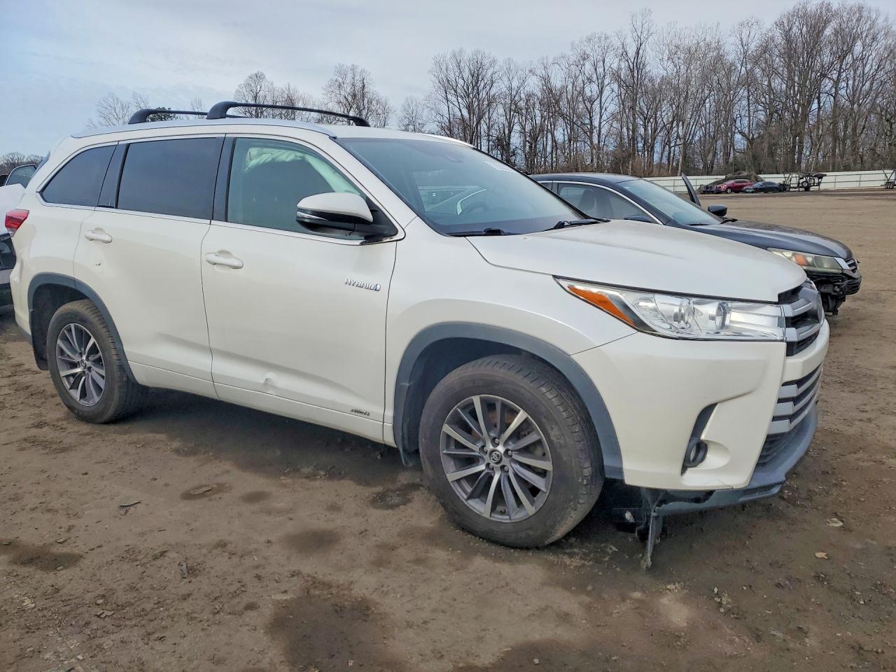 2017 TOYOTA HIGHLANDER HYBRID XLE photo 10