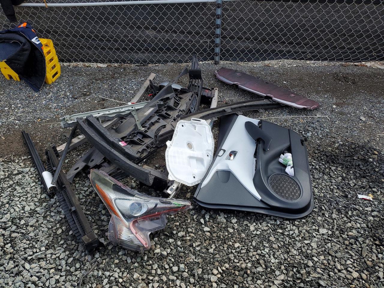 2017 TOYOTA PRIUS TWO photo 12