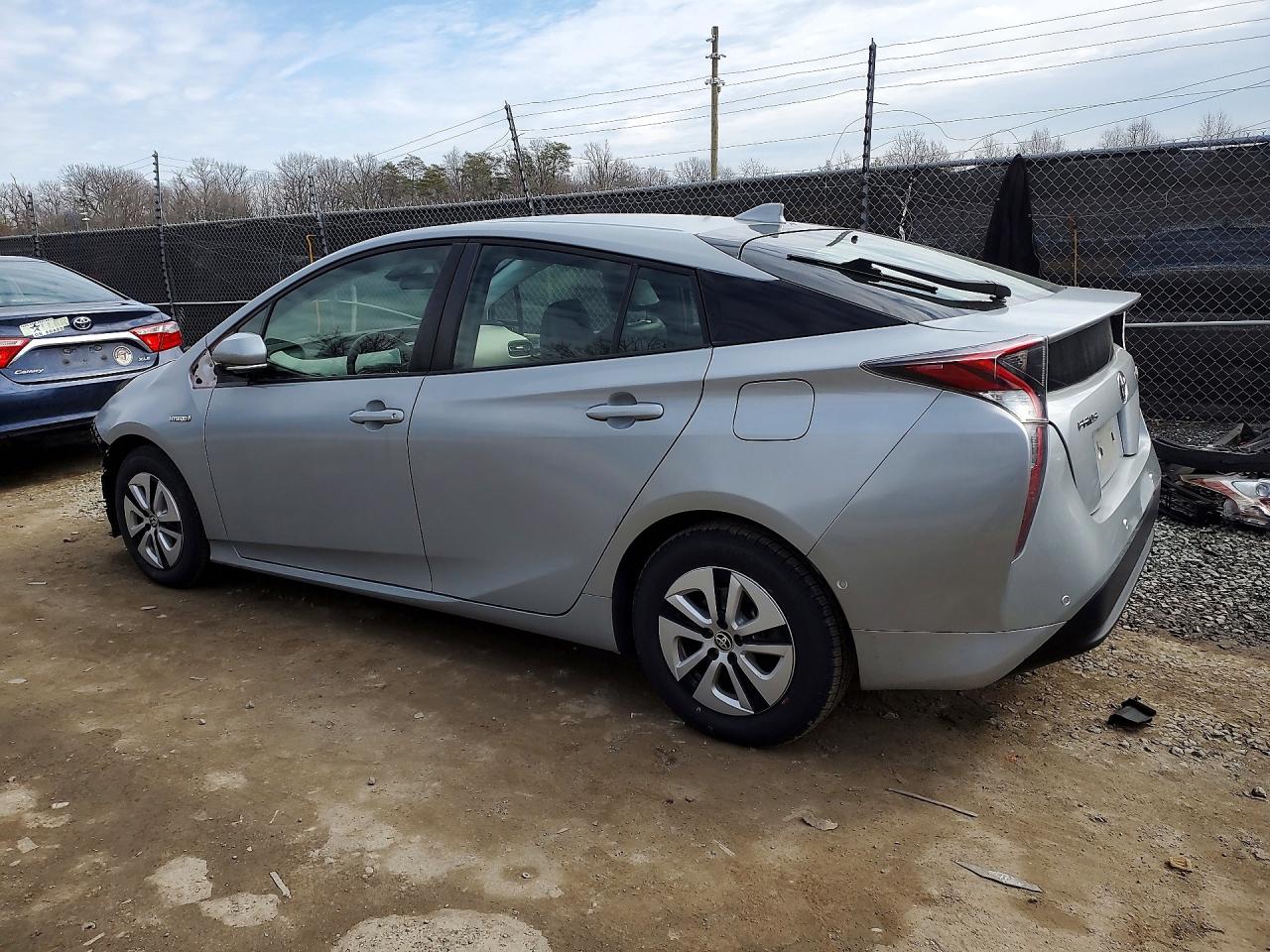 2017 TOYOTA PRIUS TWO photo 2