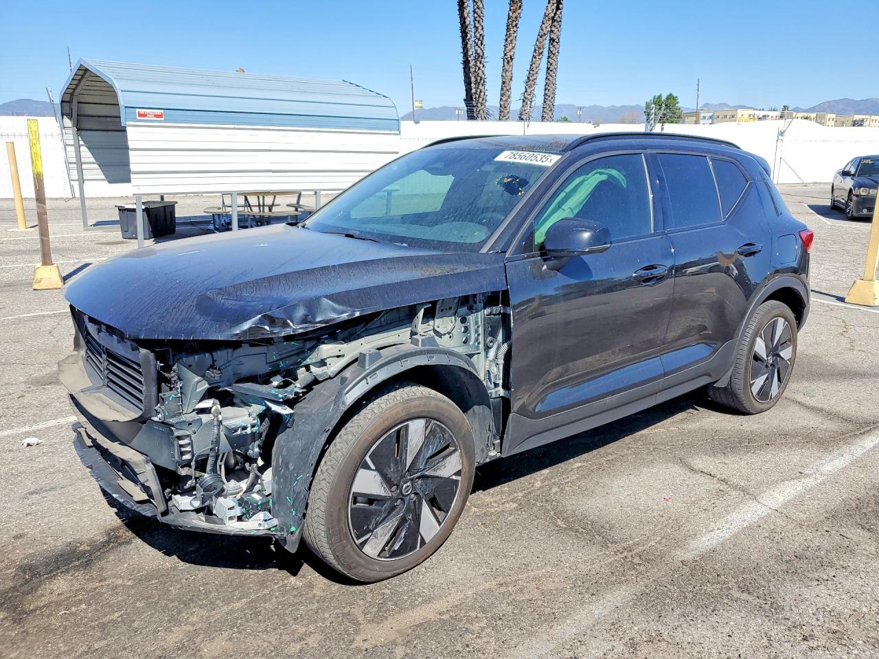 2024 VOLVO XC40