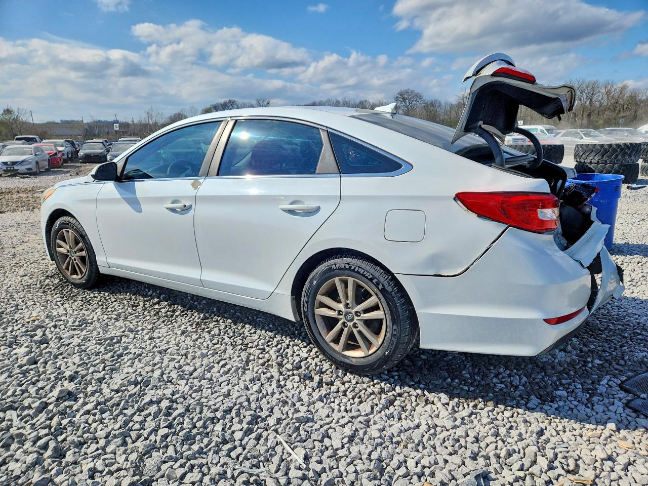 2015 HYUNDAI SONATA SE photo 2