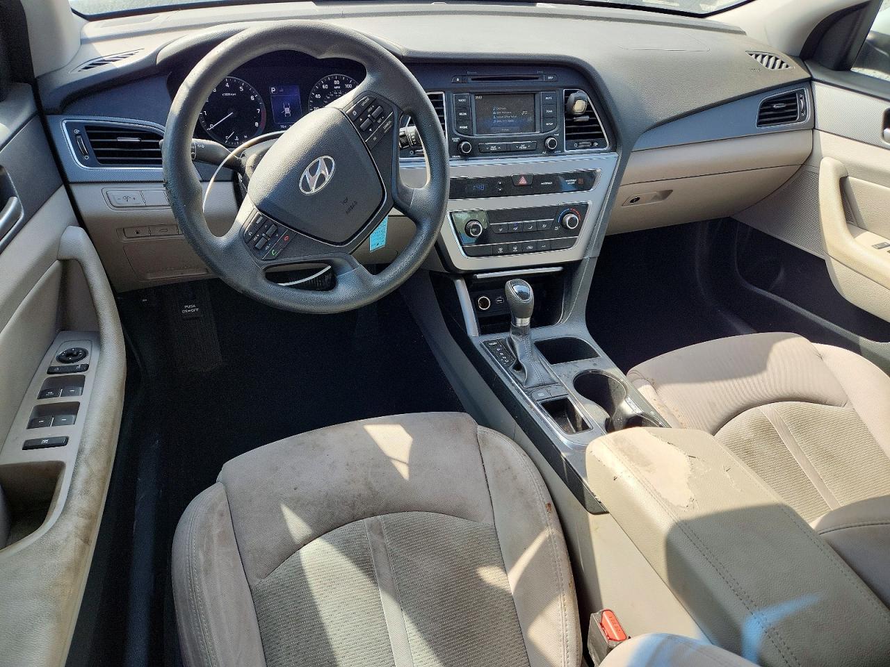 2015 HYUNDAI SONATA SE photo 8