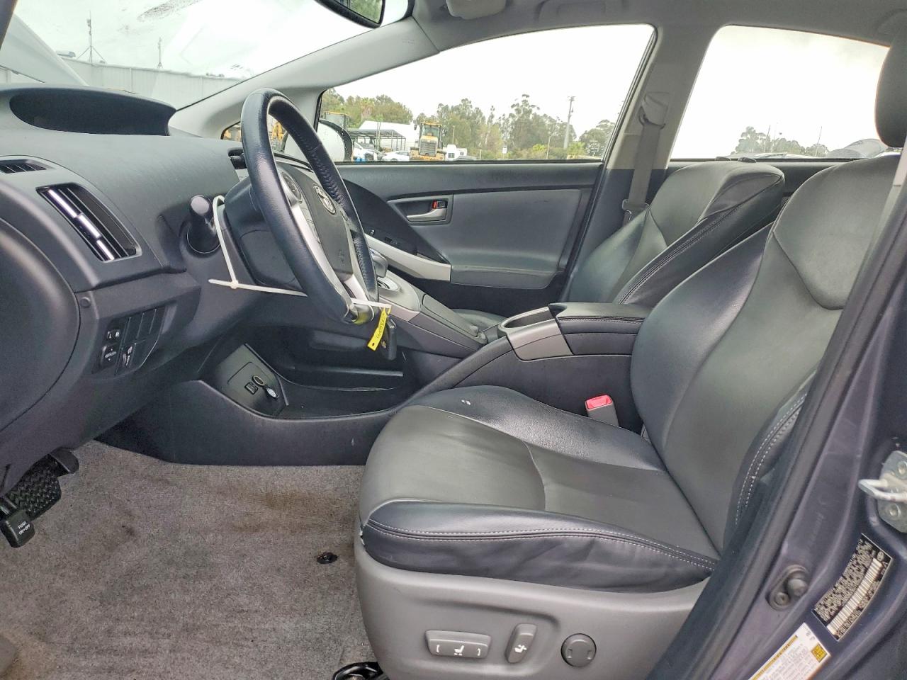 2012 TOYOTA PRIUS FOUR photo 7