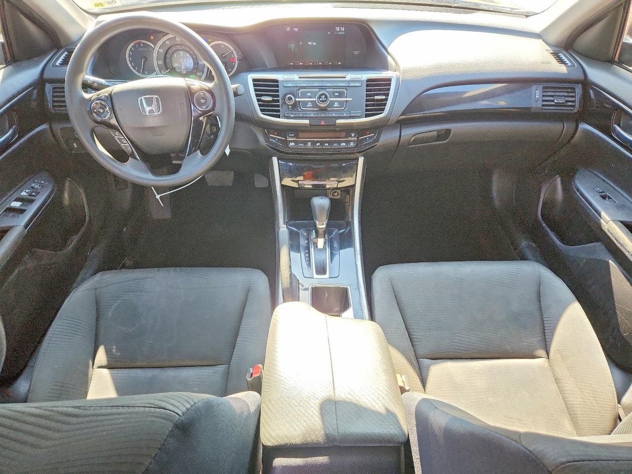 2017 HONDA ACCORD LX photo 8