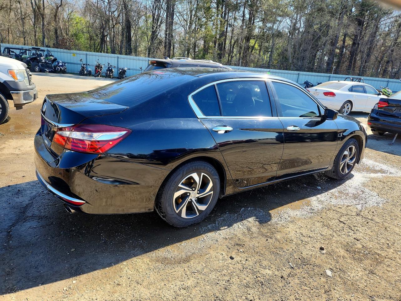 2017 HONDA ACCORD LX photo 3