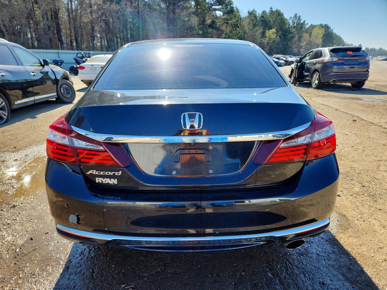 2017 HONDA ACCORD LX photo 6
