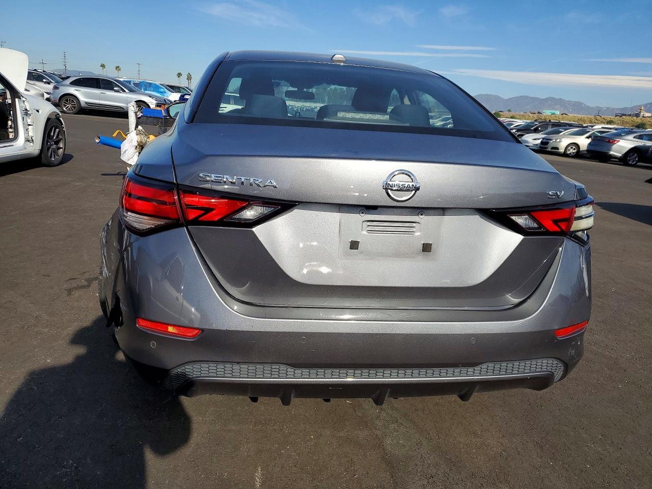 2022 NISSAN SENTRA SV photo 11