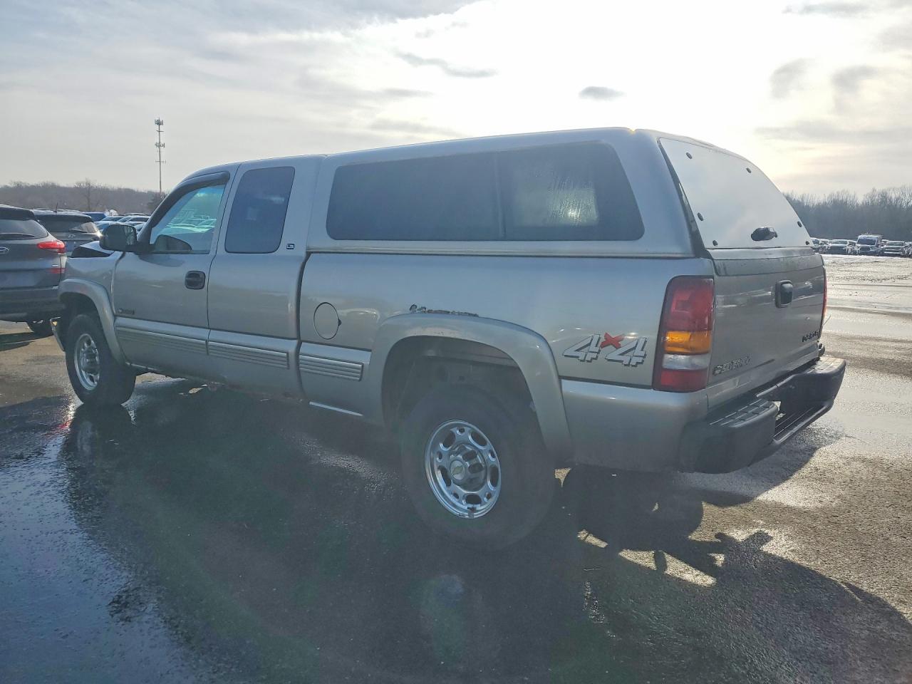2000 CHEVROLET SILVERADO K2500 photo 2