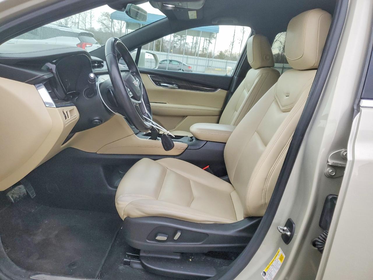 2017 CADILLAC XT5 photo 7