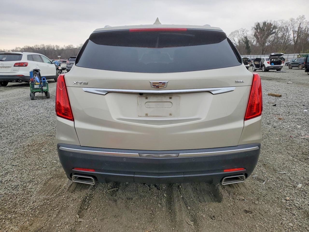 2017 CADILLAC XT5 photo 6