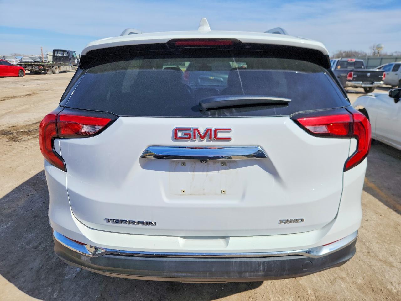2019 GMC TERRAIN SLT photo 16