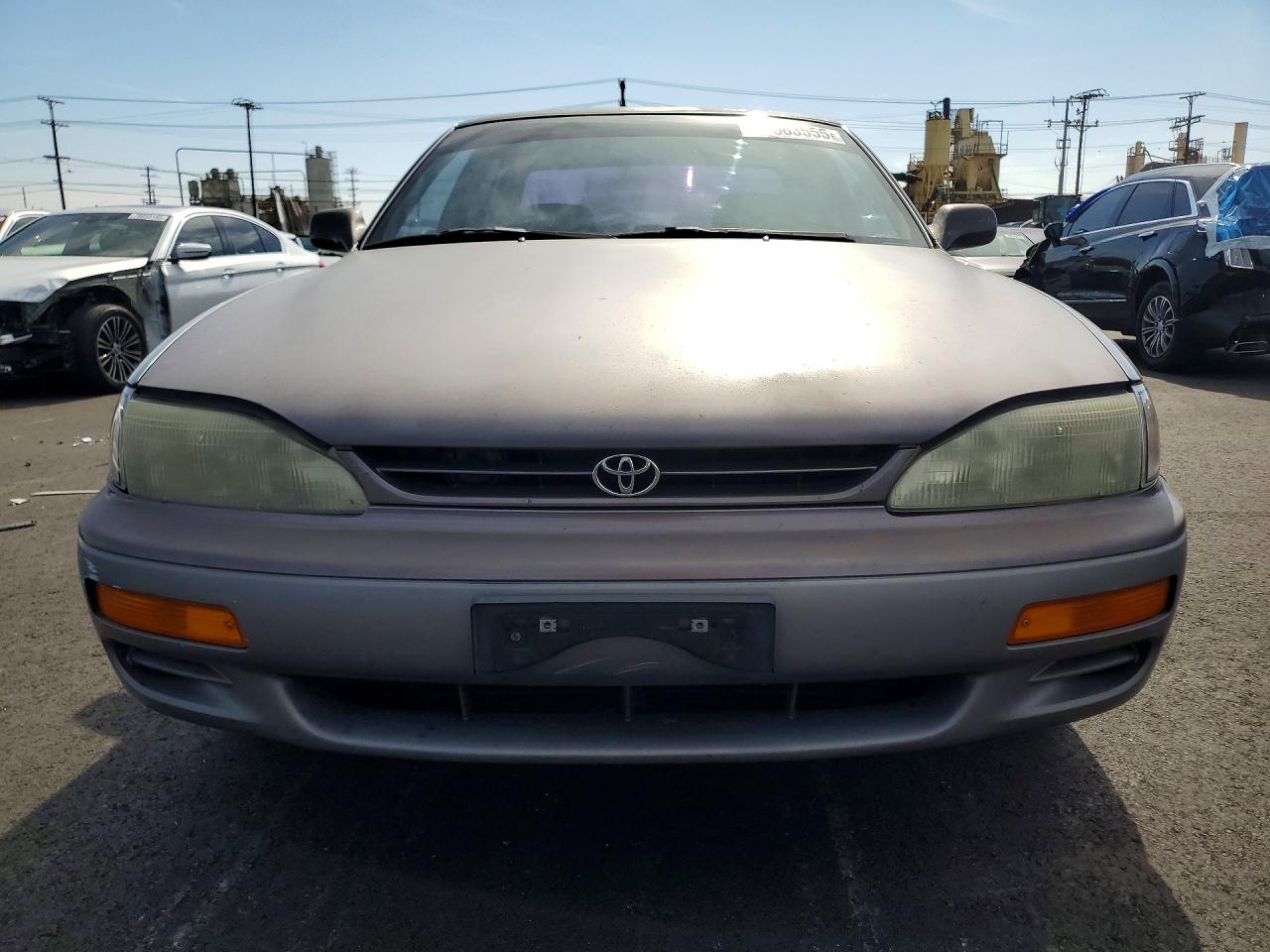 1995 TOYOTA CAMRY LE V6 photo 9