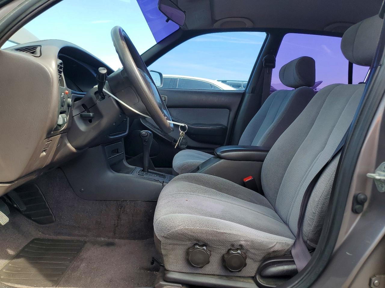1995 TOYOTA CAMRY LE V6 photo 13