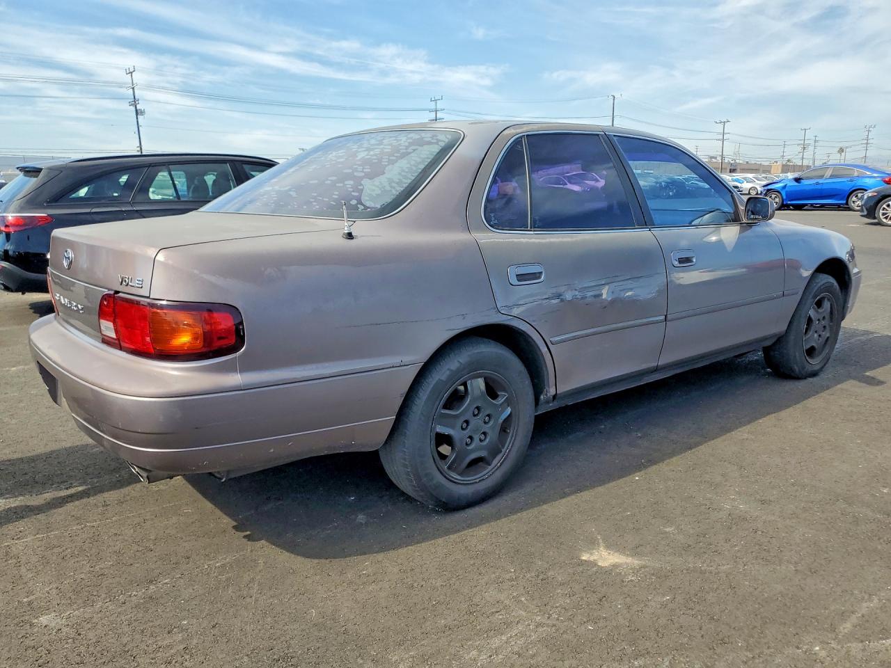 1995 TOYOTA CAMRY LE V6 photo 5