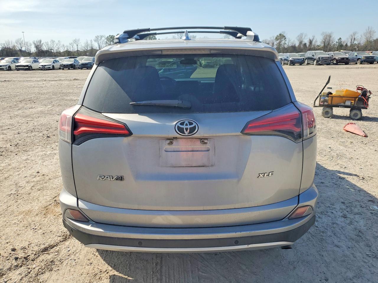 2016 TOYOTA RAV4 XLE photo 11