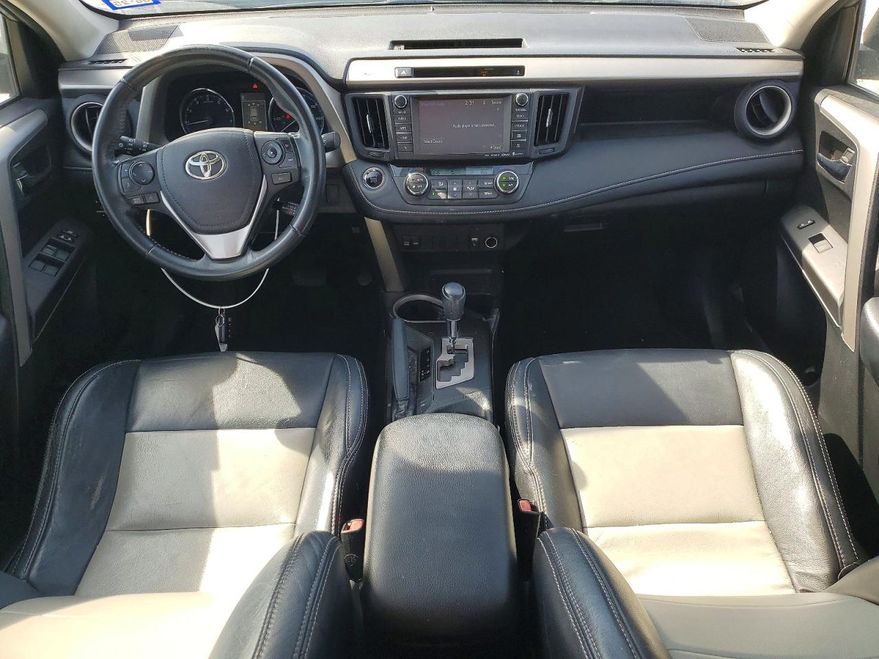 2016 TOYOTA RAV4 XLE photo 15