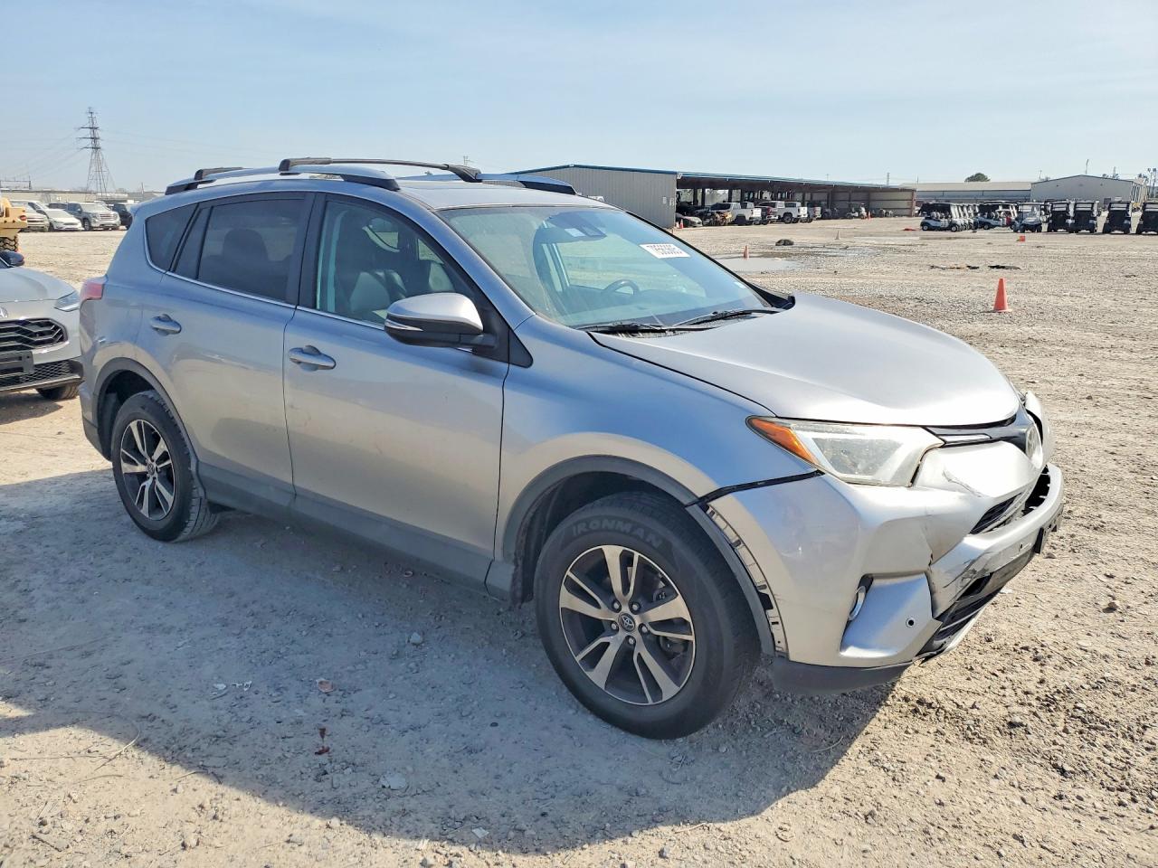 2016 TOYOTA RAV4 XLE photo 7