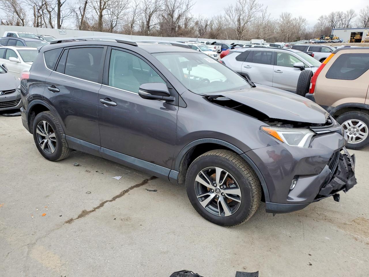 2018 TOYOTA RAV4 XLE photo 4
