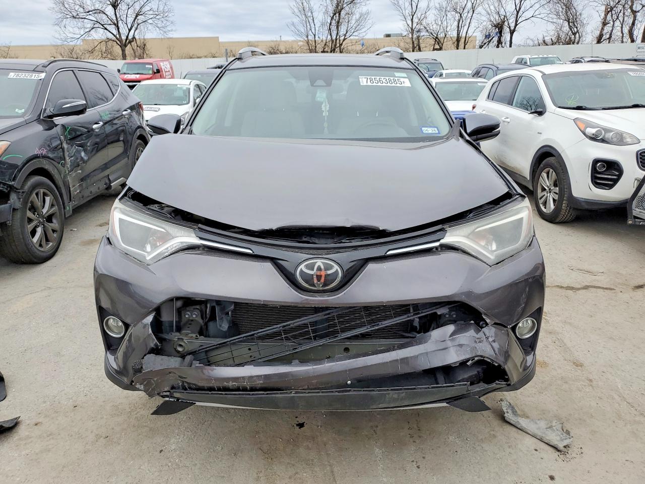 2018 TOYOTA RAV4 XLE photo 5