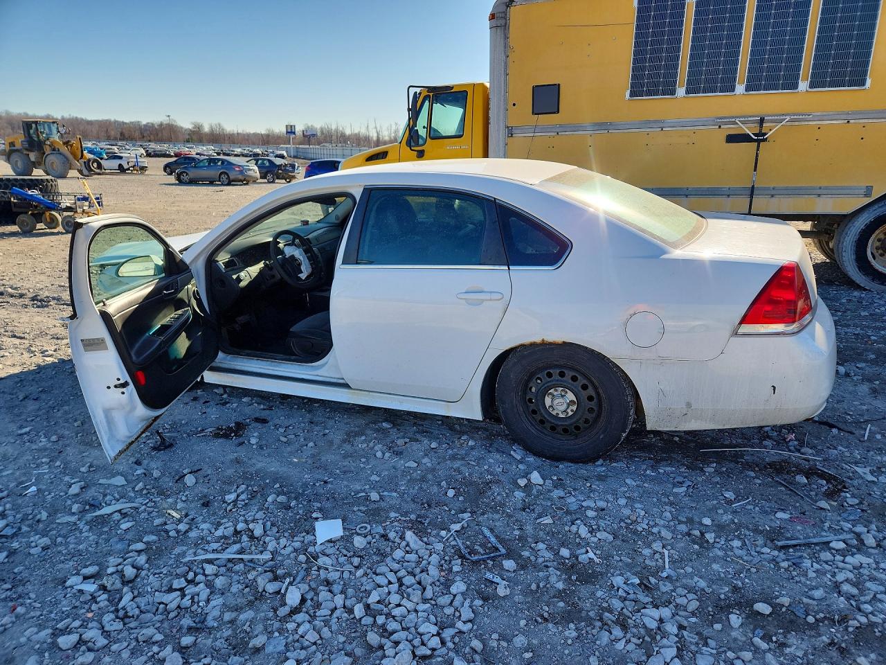 2011 CHEVROLET IMPALA POLICE photo 2