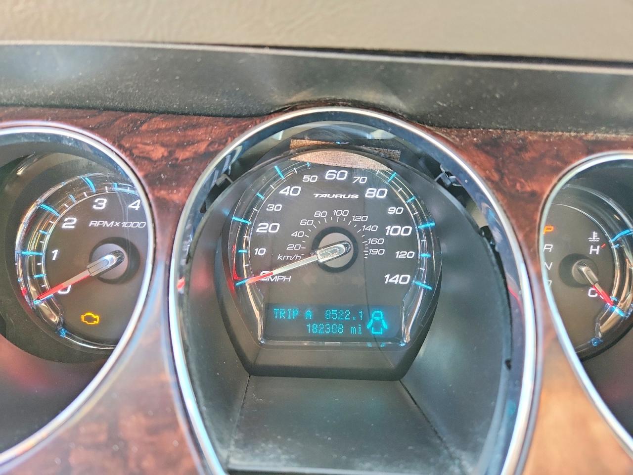 2012 FORD TAURUS SEL photo 9