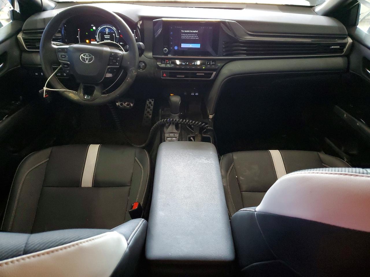 2025 TOYOTA CAMRY SE photo 15