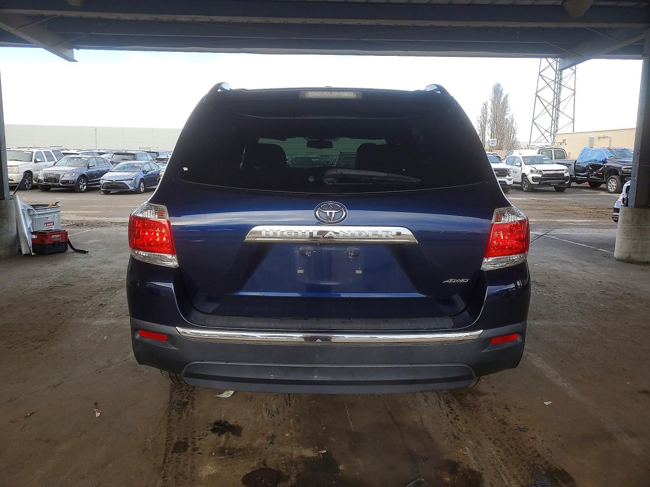 2013 TOYOTA HIGHLANDER BASE photo 21