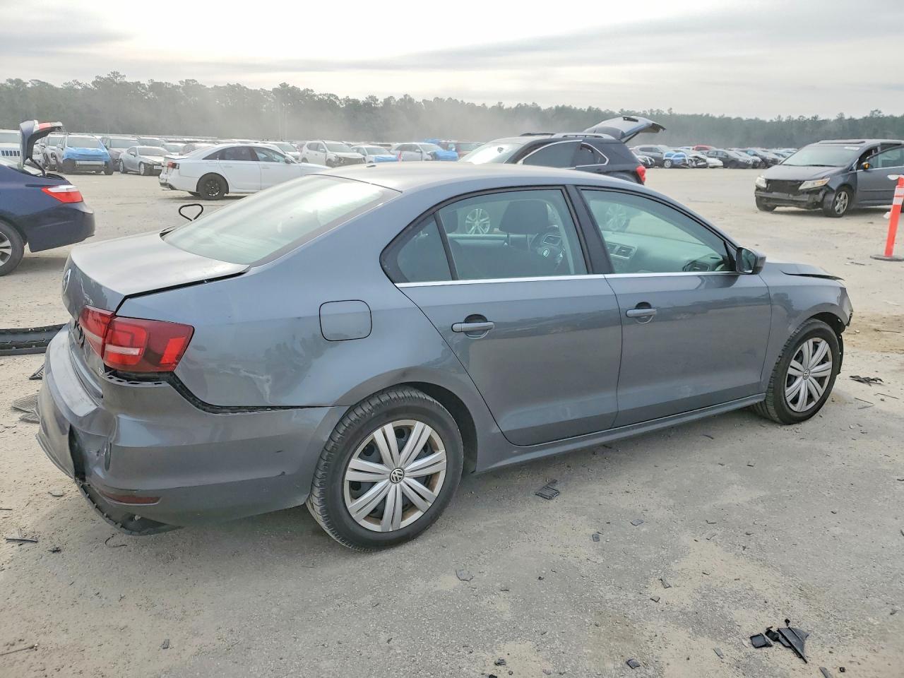 2017 VOLKSWAGEN JETTA S photo 3