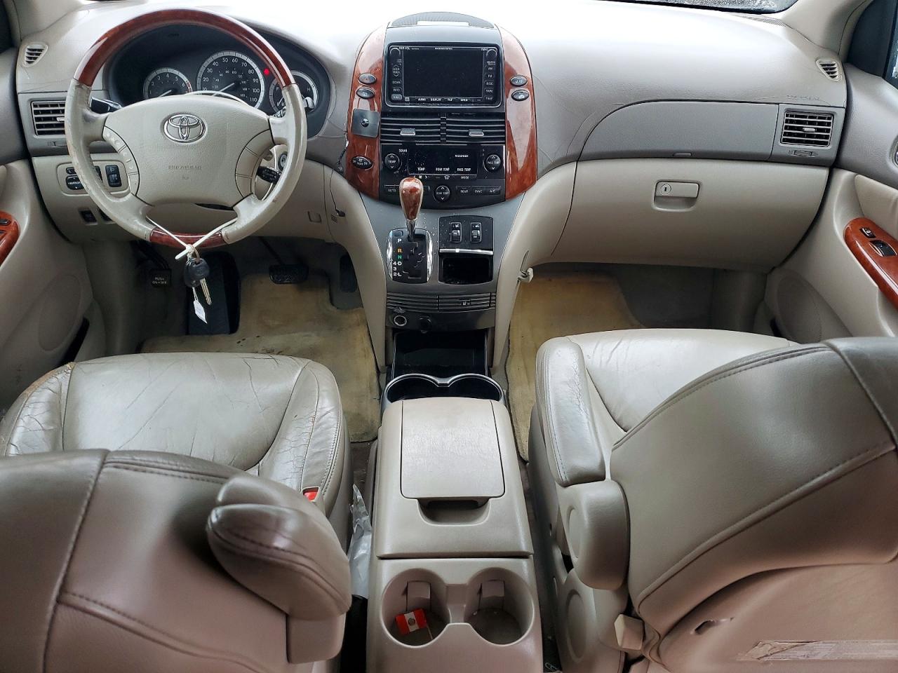 2004 TOYOTA SIENNA XLE photo 22