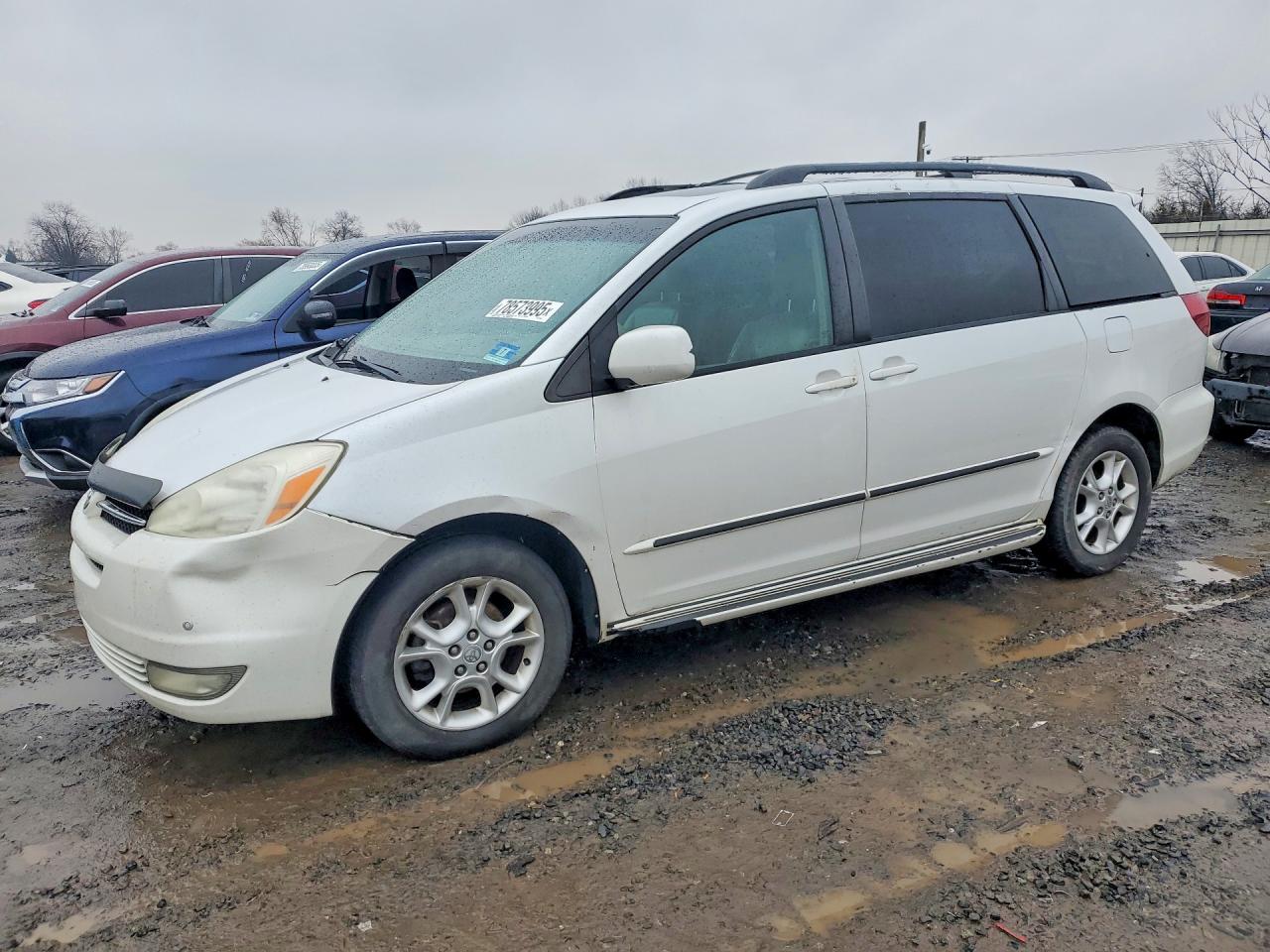 2004 TOYOTA SIENNA
