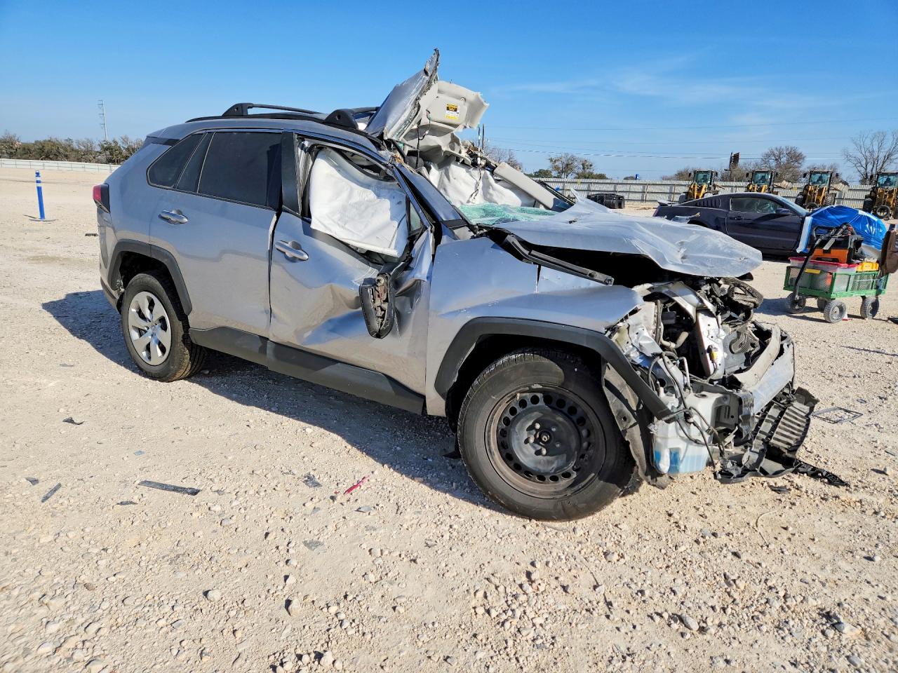 2021 TOYOTA RAV4 LE photo 7